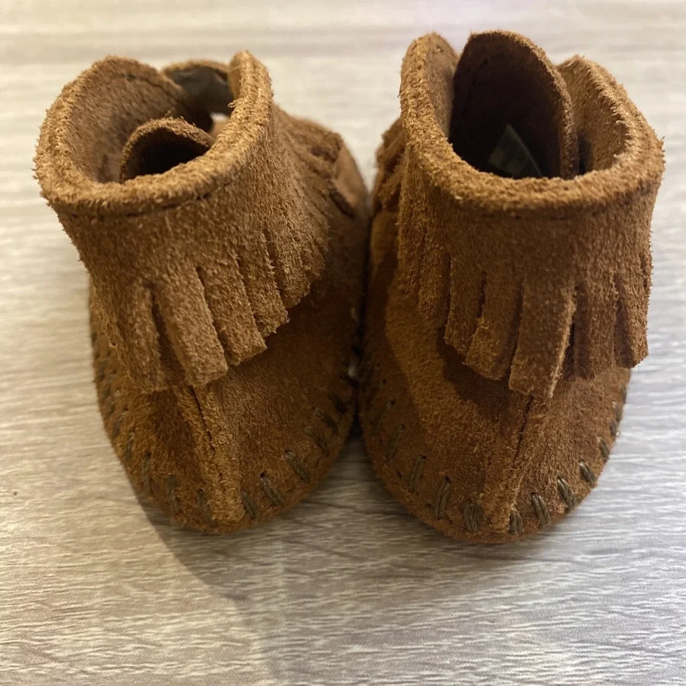Minnetonka Youth Suede Leather Soft Sole Moccasin Boot Toddler Baby Size 1 EUC